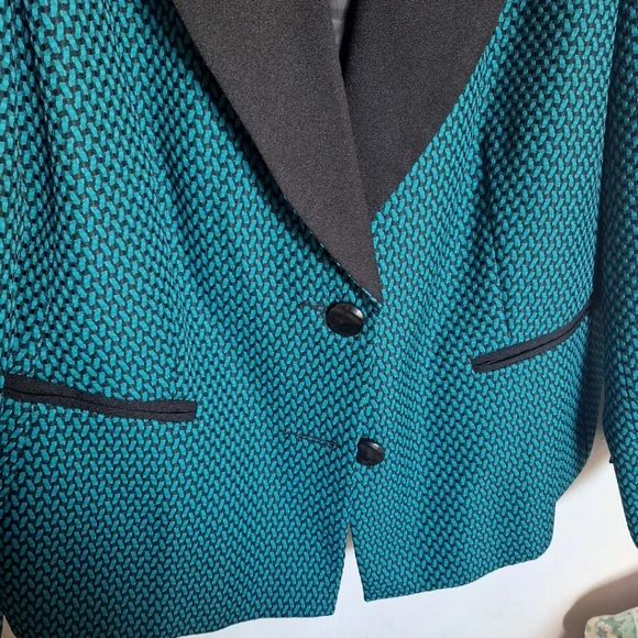 Danillo Woman 18W Vibrant Teal Blazer with Black Contrast and Polka Dot Pattern - Picture 6 of 6